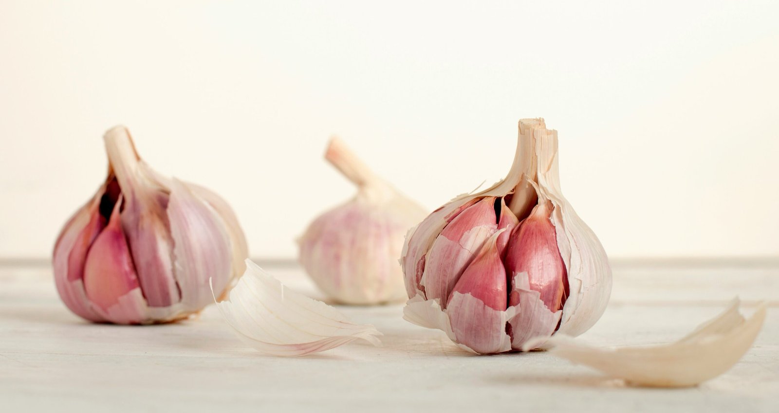 Life Hacks: How to Peel Garlic Easily